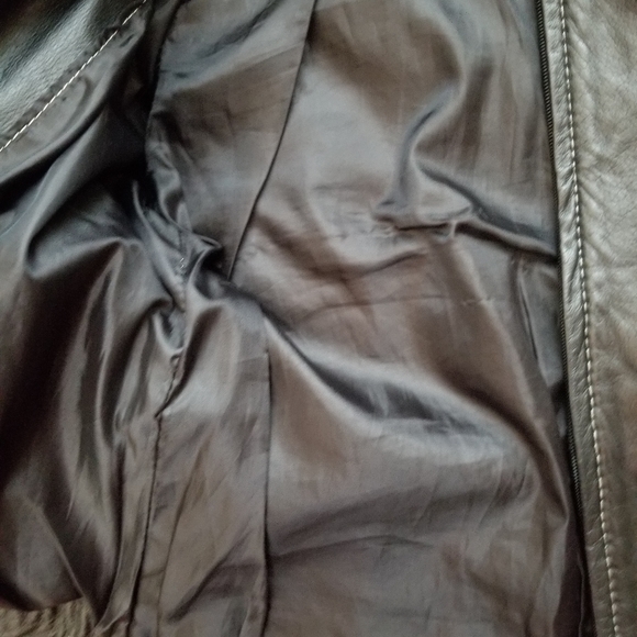 Leather jacket - Picture 7 of 7